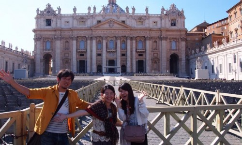 バチカン市国・サンピエトロ大聖堂にて