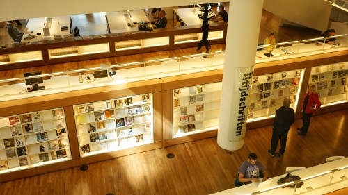 アムステルダム図書館にて