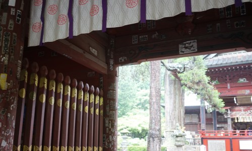 『北口本宮冨士浅間神社』の正門