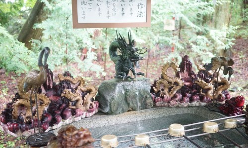 新屋山神社の手水舎