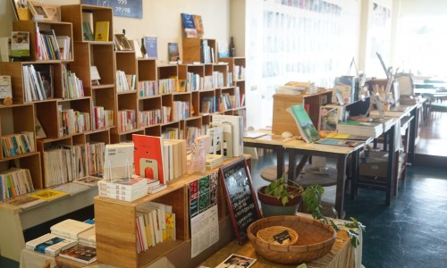 店内の本屋