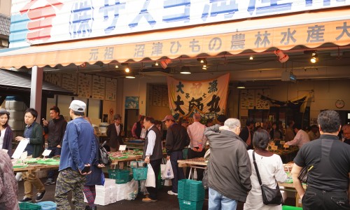 沼津魚市場のお土産屋さん