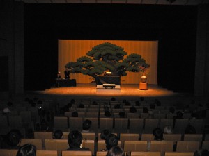 日本橋劇場での「演奏家のいない演奏会」