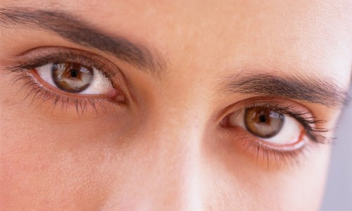 アゲメン男性は、目のバランスと黒目の輝きが多い