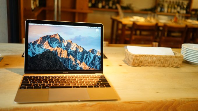 やっぱり軽いMacBook