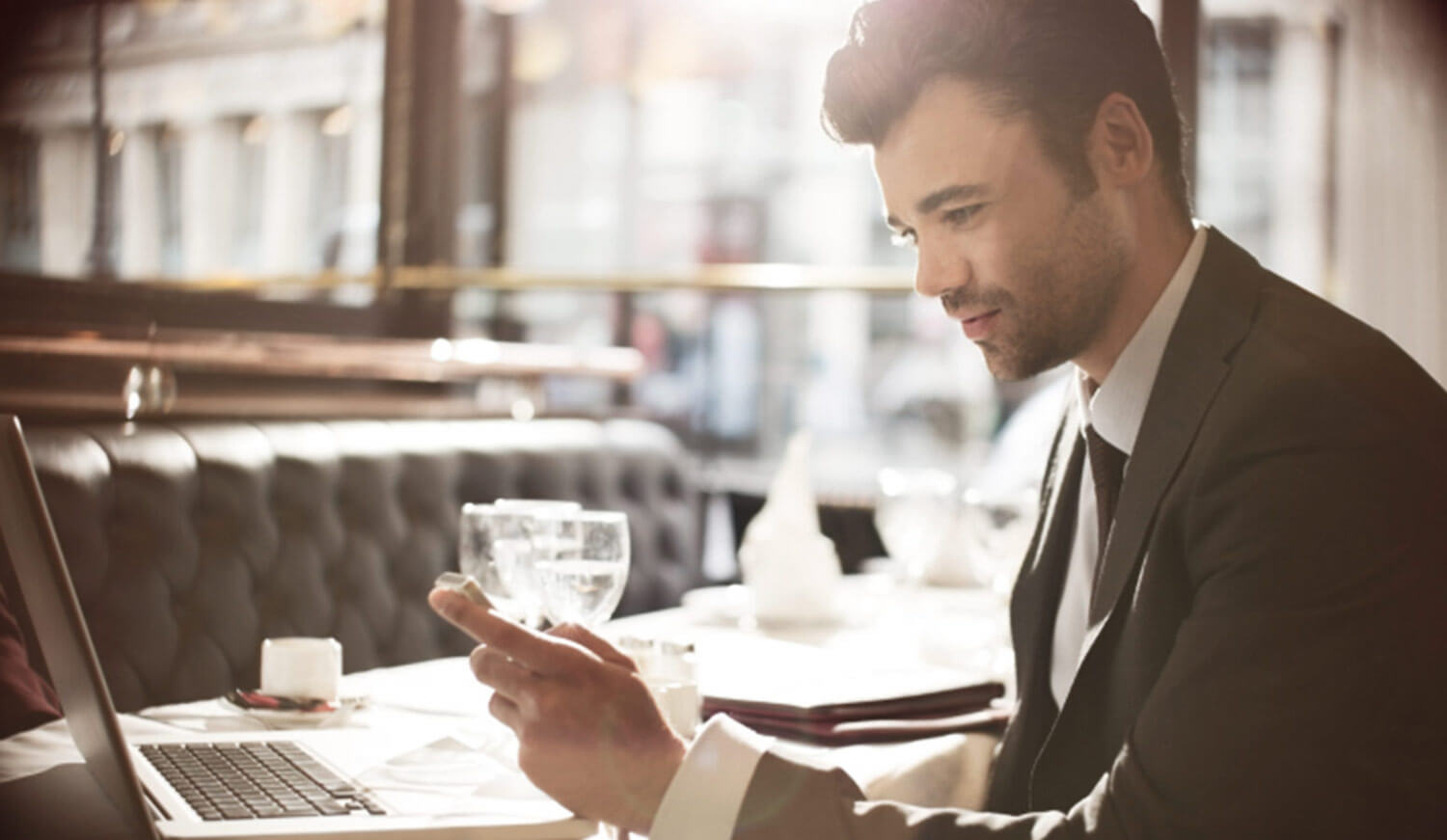 「今期利益が出すぎてしまった!」そんな時は「節税・投資」に最適!アフィエイトサイト買収のススメ!