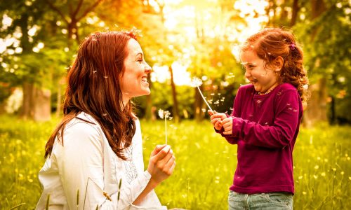 大人の自己肯定感の低さが子どもの育ちに悪影響！母親が自分を認めることの大切さを知ろう