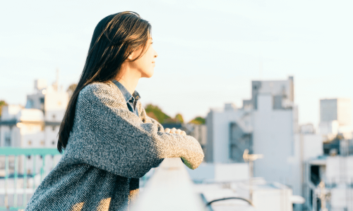 一人や仕事だと自己肯定感が高いのに、恋愛結婚に対してだけ自己肯定感が低くなる理由