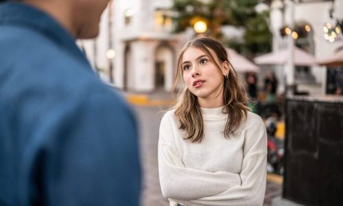 自分より年収が低い彼氏を見下してしまう...。妥協や別れることなく幸せな結婚をする方法