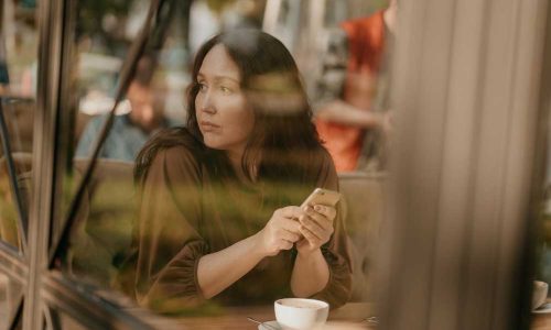 心理学から学ぶ、好きな人を忘れる8つの方法