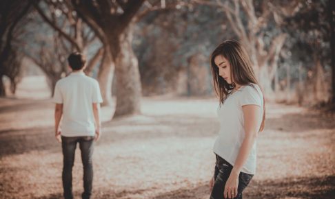 会う頻度が少ないと冷める理由とは