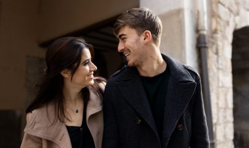 多忙な彼を精神的に支える女性の特徴とは