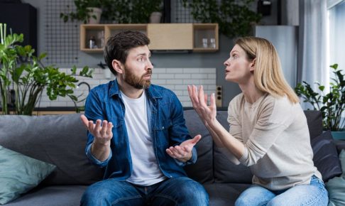 仲良くしたいのに彼氏と喧嘩ばかり。疲れた…距離は置いた方がいい？感情の向き合い方を解説