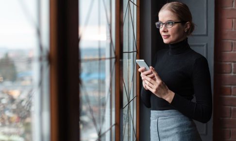 コンサルなど忙しい彼氏の連絡頻度は？理想と現実を紹介！