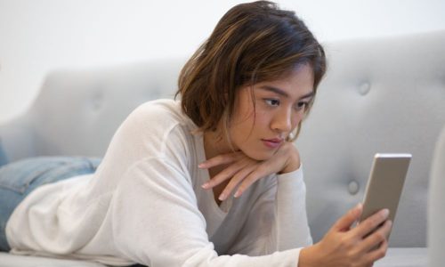 連絡こないもういいやと諦めない。彼の連絡をポジティブに待てるようになる方法