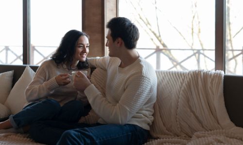 彼女に会うと癒される!定期的に会いたくなる女性の特徴