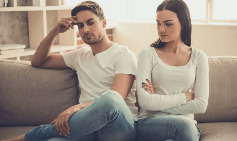 【男性心理】「言葉で表現できて信頼を築ける女性」と「態度のみで表現してしまい別れを選ばれる女性」の違い