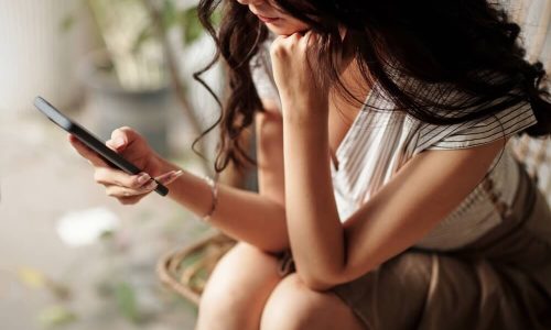 音信不通や自然消滅で終わる関係は「連絡頻度の問題ではない」