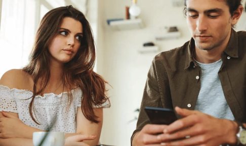 不機嫌グセがある人は婚活や結婚生活でかなり苦労する。不機嫌グセから抜け出すには？