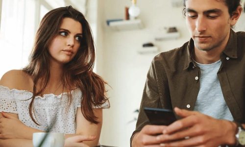 不機嫌グセがある人は婚活や結婚生活でかなり苦労する。不機嫌グセから抜け出すには?